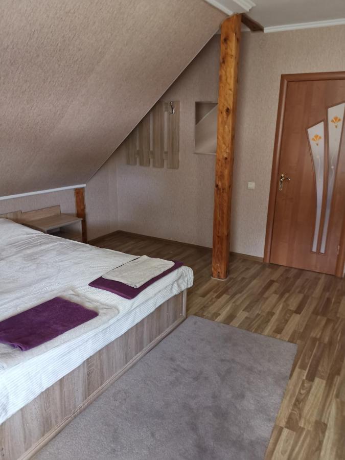 Номер В Приватному Будинку Morșîn Exterior foto